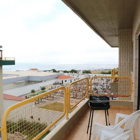 Atlantic Getaway - T1 100 M To The Waves Buarcos