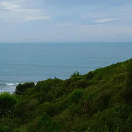 Atlantic Getaway - T1 100 M To The Waves Buarcos