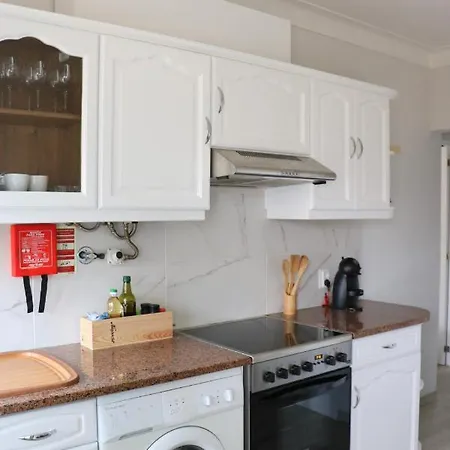 Atlantic Getaway - T1 100 M To The Waves *