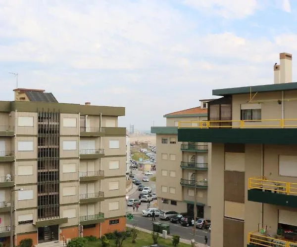 Atlantic Getaway - T1 100 M To The Waves * Buarcos